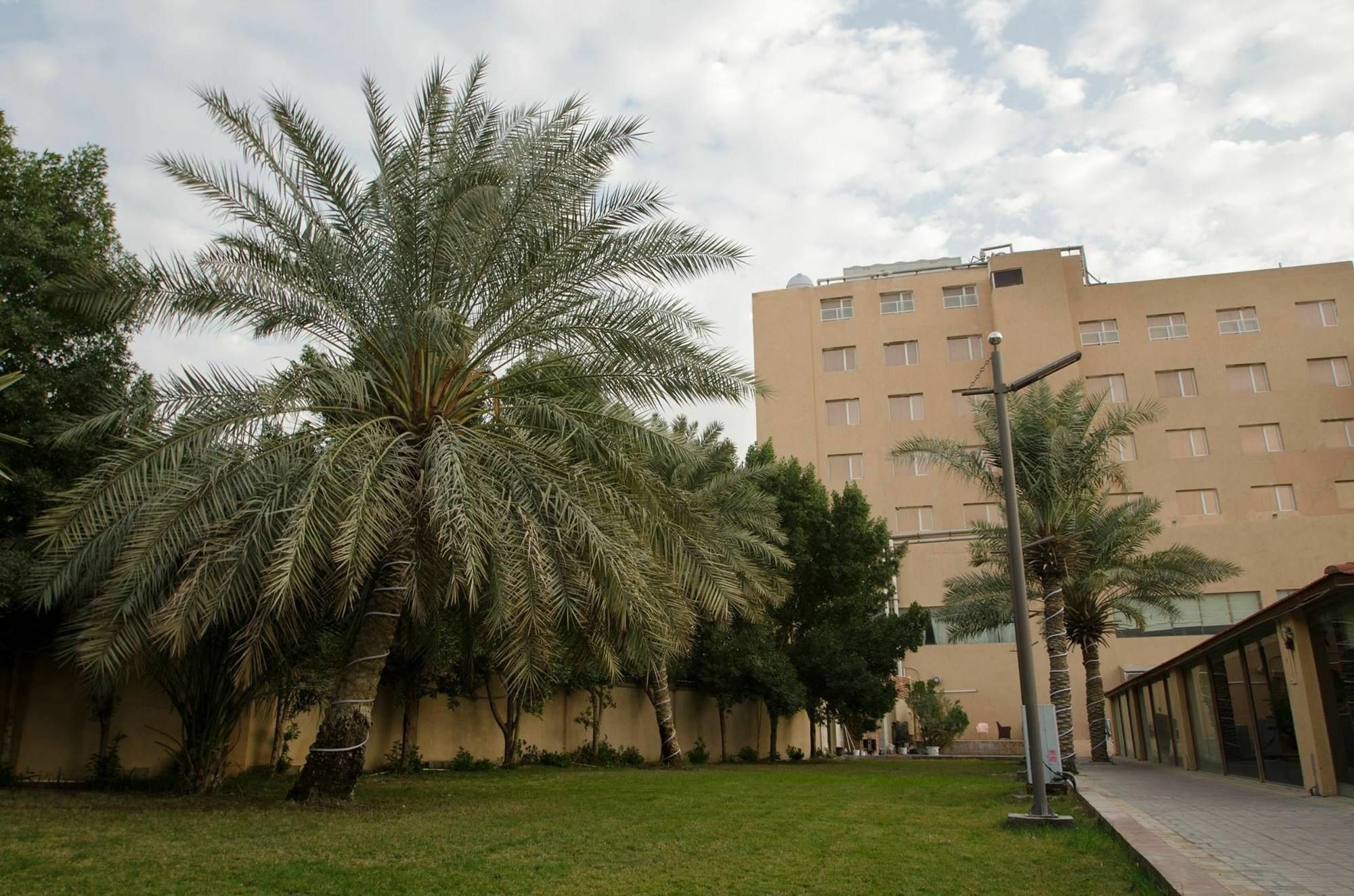 אל אחסא Hofuf Hotel מראה חיצוני תמונה